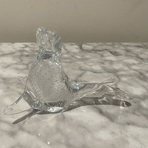 Crystal sea lion with controlled air bubbles
